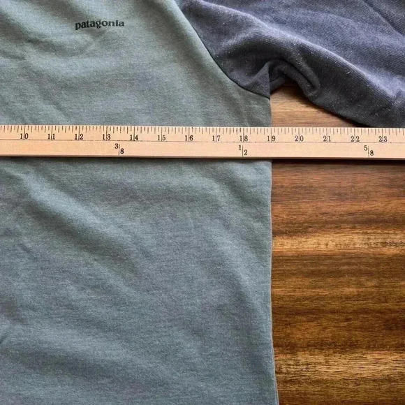 Patagonia  P-6 Logo Lightweight Crewneck Sweatshirt Small - Picture 4 of 5
